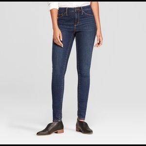 Women's High-Rise Jeggings/Dark Wash/Size 6 Short